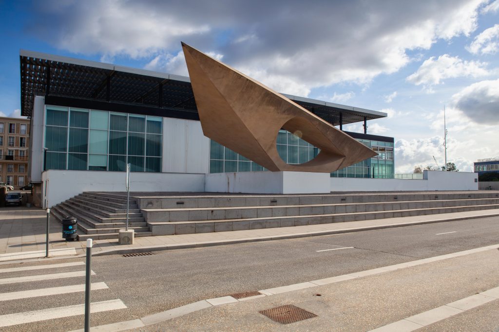 Le Havre,France : Museum of Modern Art Andre Malraux in the harbor. Museum containing one of the nations most extensive collections of impressionist paintings.
