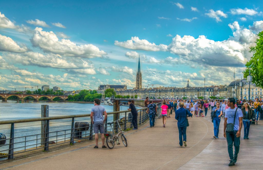 BORDEAUX, FRANCE: People are enjoying a sunny day on promenade alongisde Garonne river in Bordeaux, France 