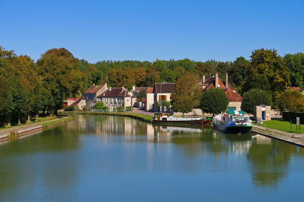 

Remove BG

Save

Share

Sample

Tanlay Canal de Bourgogne